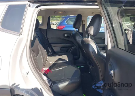 2021 Jeep Compass Limited 4X4 from USA, damaged, VIN 3C4NJDCB2MT570386